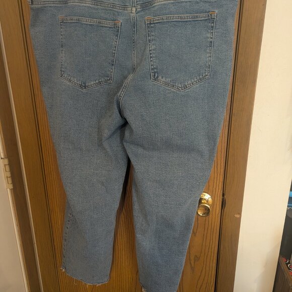 Abercrombie and Fitch Ultra High Rise Ankle Straight Distressed Hem Jeans 36/22R - Picture 5 of 6